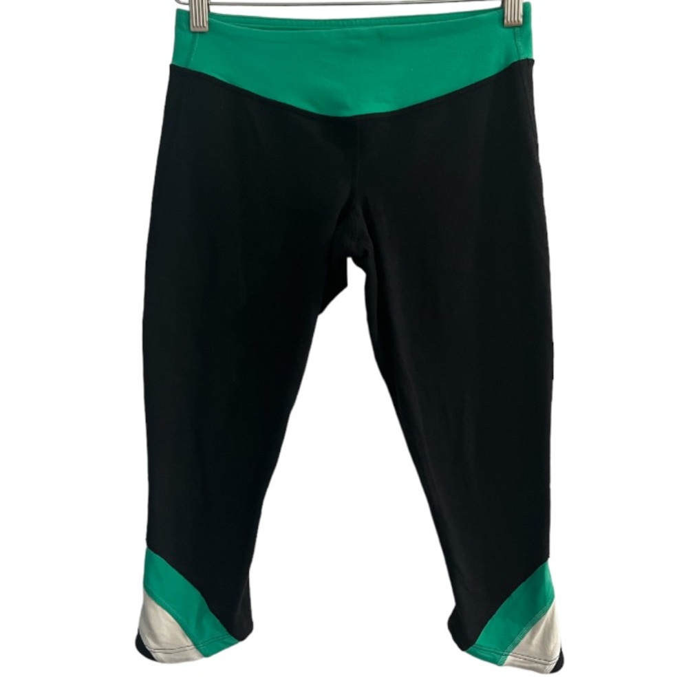 Lululemon Capri leggings.
